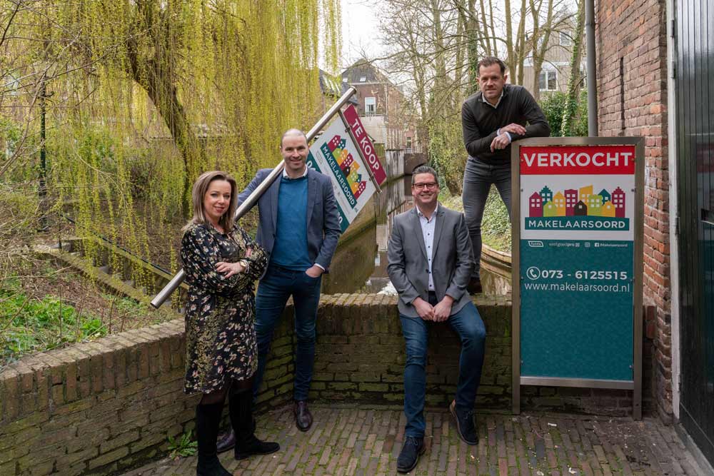 Groepsfoto 3 - Home | Makelaarsoord